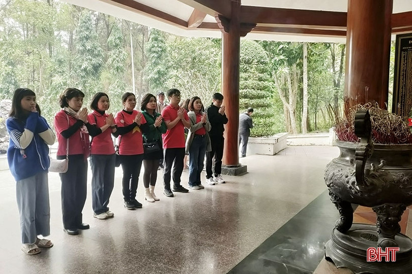 Ngã ba Đồng Lộc đón hơn 2.000 lượt khách dịp đầu năm mới