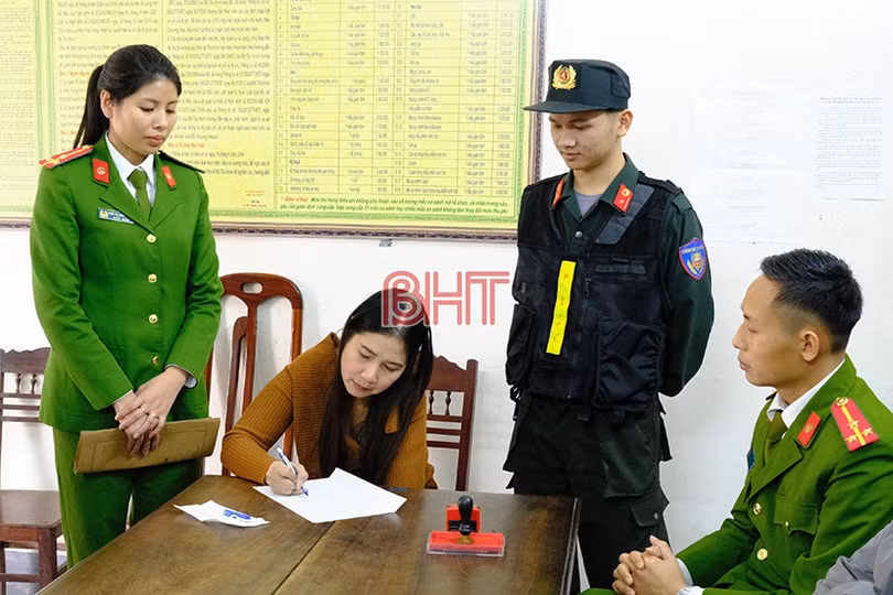 Hà Tĩnh: Bắt “nữ quái” tàng trữ 2.600 viên ma túy tổng hợp