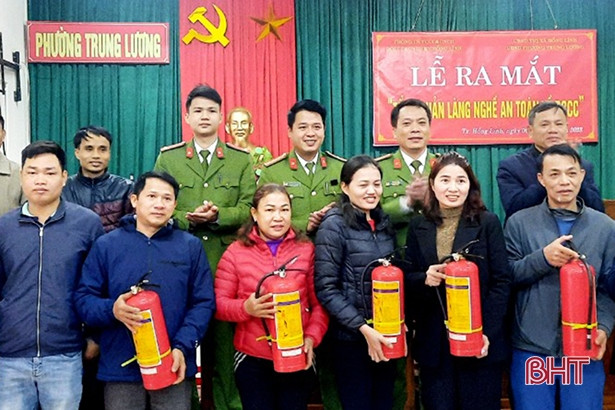 Ra mắt mô hình “Tổ tự quản làng nghề an toàn về PCCC ở phường Trung Lương