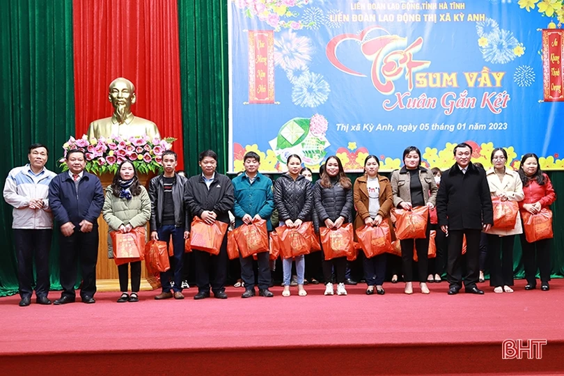 “Tết sum vầy - Xuân gắn kết” đến với người lao động ở Can Lộc, TX Kỳ Anh