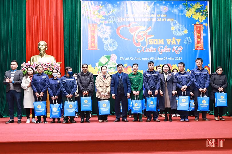 “Tết sum vầy - Xuân gắn kết” đến với người lao động ở Can Lộc, TX Kỳ Anh