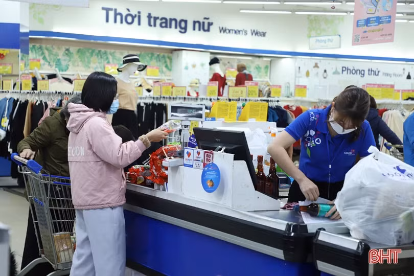 Hệ thống ngân hàng Hà Tĩnh đáp ứng nhu cầu tiền lẻ phục vụ thanh toán dịp cuối năm