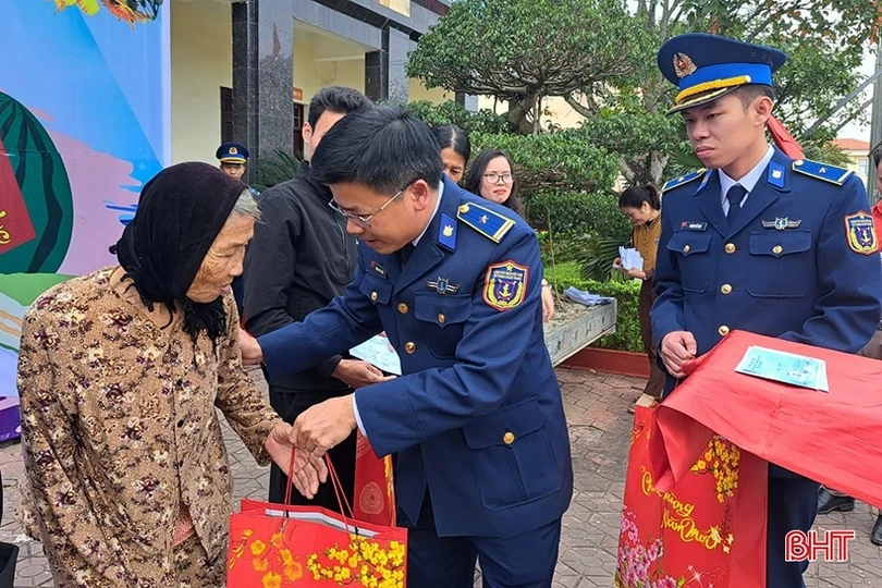 Ấm áp chương trình xuân biên cương, tết hải đảo ở Nghi Xuân