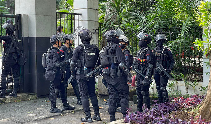 Quân đội Indonesia huy động lính bắn tỉa, lực lượng gỡ mìn bảo vệ ĐT Việt Nam