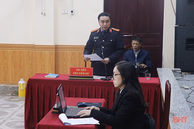 TAND thành phố Hà Tĩnh xét xử vụ án điểm về tàng trữ pháo nổ