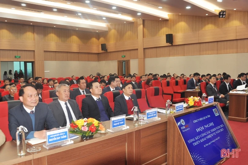 Điện lực Hà Tĩnh phấn đấu điện thương phẩm năm 2023 đạt hơn 1.369 triệu kWh