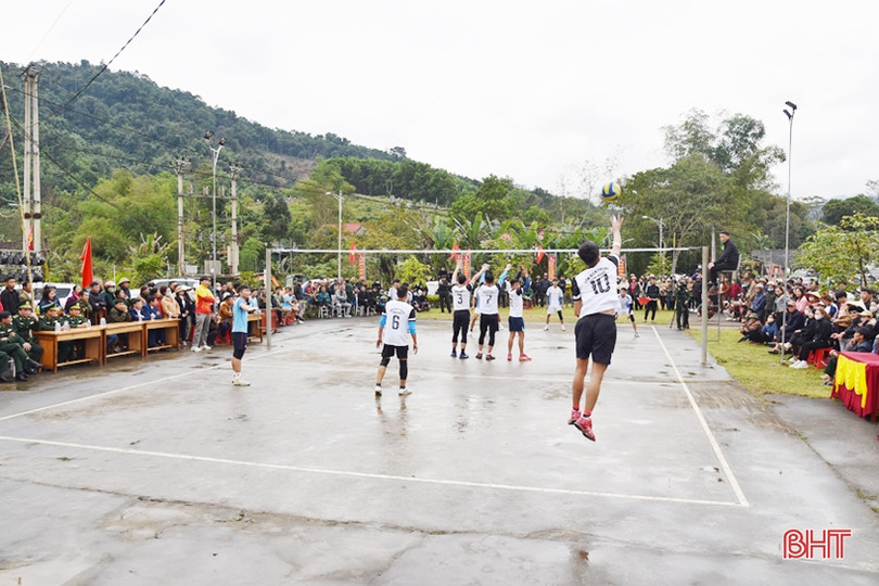 “Xuân Biên phòng ấm lòng dân bản” ở khu vực biên giới Hương Sơn