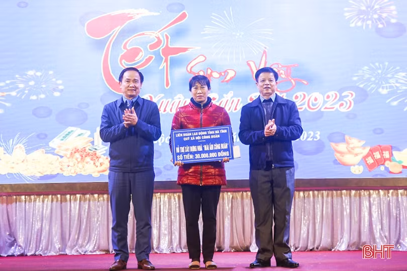 “Tết sum vầy - Xuân gắn kết” đến với người lao động ở Can Lộc, TX Kỳ Anh