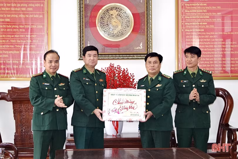 Đảm bảo an ninh biên giới để nhân dân vui tết, đón xuân