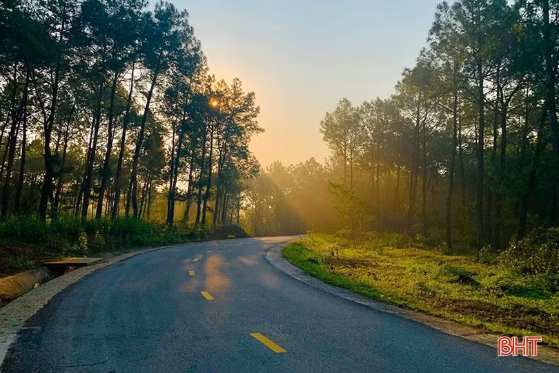 Vẻ đẹp cung đường dẫn tới Hoan Châu đệ nhất danh lam ở Hà Tĩnh