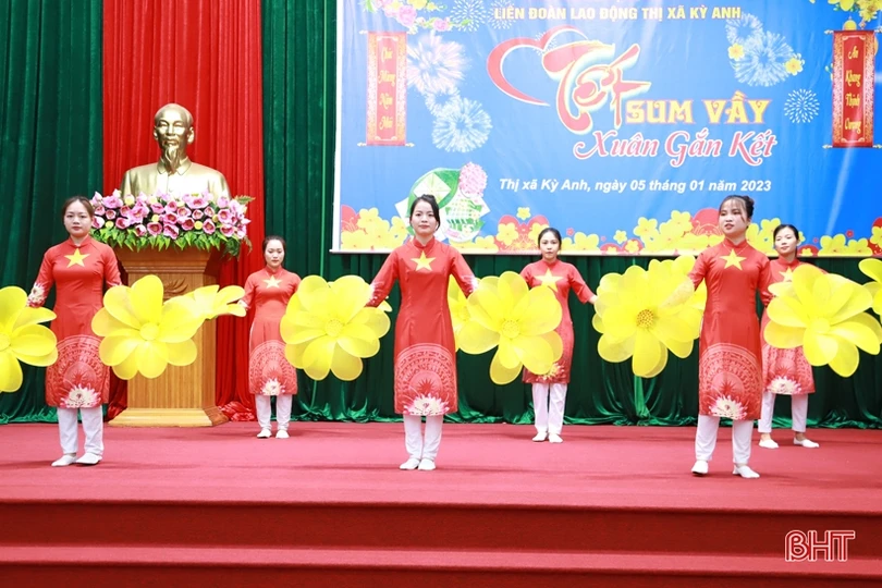 “Tết sum vầy - Xuân gắn kết” đến với người lao động ở Can Lộc, TX Kỳ Anh