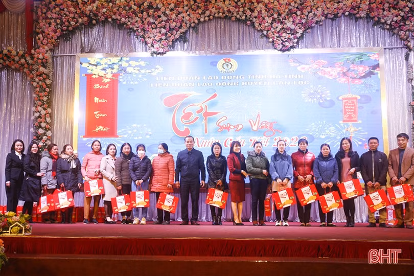“Tết sum vầy - Xuân gắn kết” đến với người lao động ở Can Lộc, TX Kỳ Anh