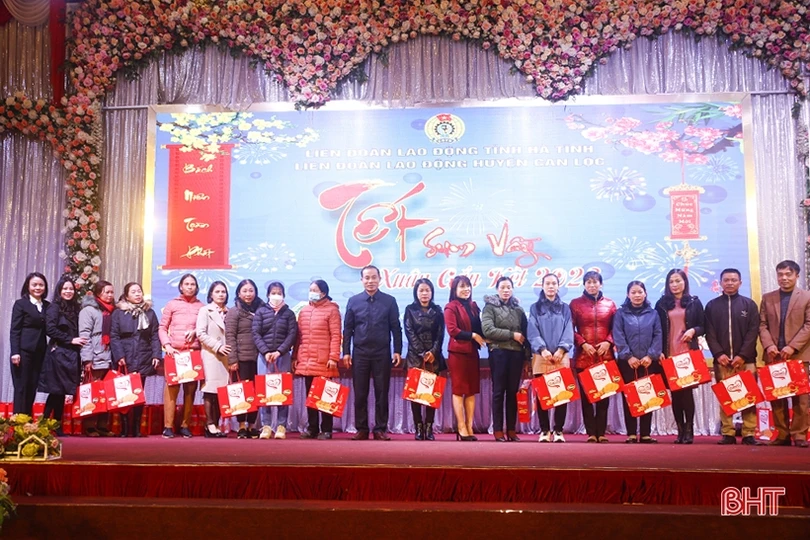 “Tết sum vầy - Xuân gắn kết” đến với người lao động ở Can Lộc, TX Kỳ Anh