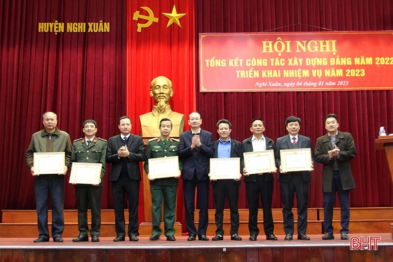 Tiếp tục đổi mới phương thức lãnh đạo của Đảng đối với hệ thống chính trị