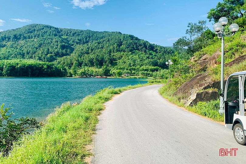 Vẻ đẹp cung đường dẫn tới Hoan Châu đệ nhất danh lam ở Hà Tĩnh