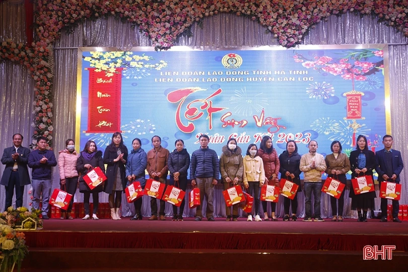 “Tết sum vầy - Xuân gắn kết” đến với người lao động ở Can Lộc, TX Kỳ Anh