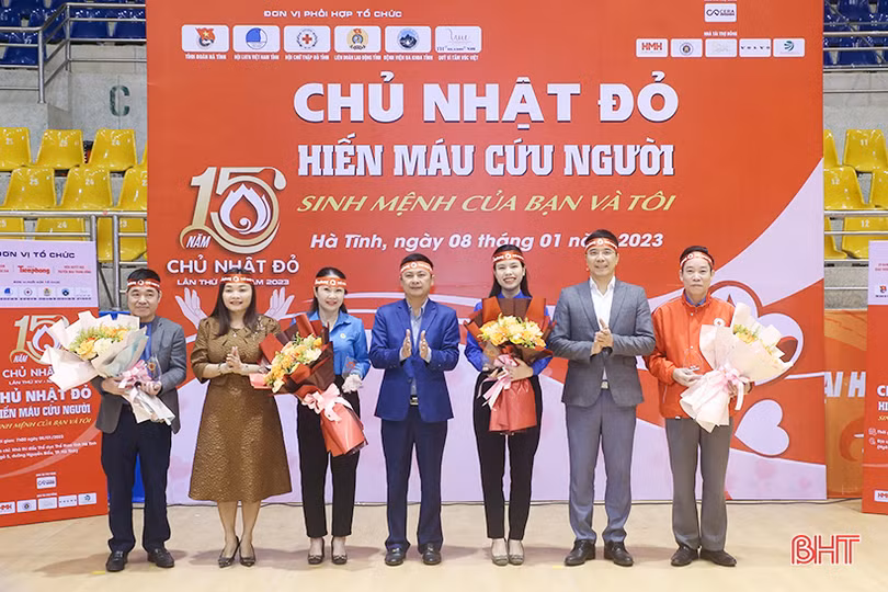 Chương trình “Chủ nhật đỏ” tại Hà Tĩnh thu về hơn 500 đơn vị máu