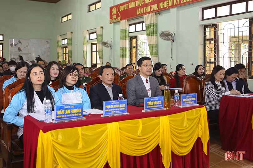 Mang Tết yêu thương” đến người dân và chiến sỹ biên phòng Hà Tĩnh