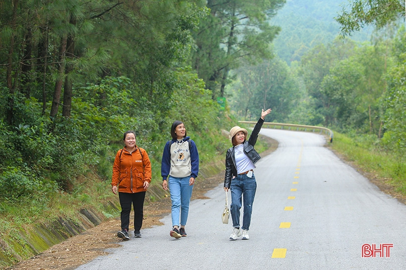 Vẻ đẹp cung đường dẫn tới Hoan Châu đệ nhất danh lam ở Hà Tĩnh