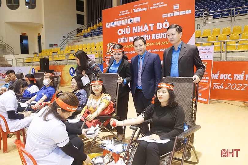 Chương trình “Chủ nhật đỏ” tại Hà Tĩnh thu về hơn 500 đơn vị máu