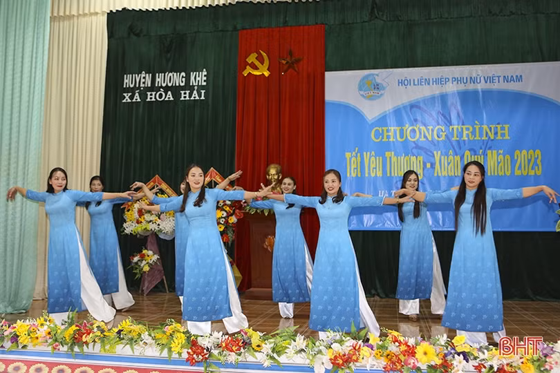 Mang Tết yêu thương” đến người dân và chiến sỹ biên phòng Hà Tĩnh