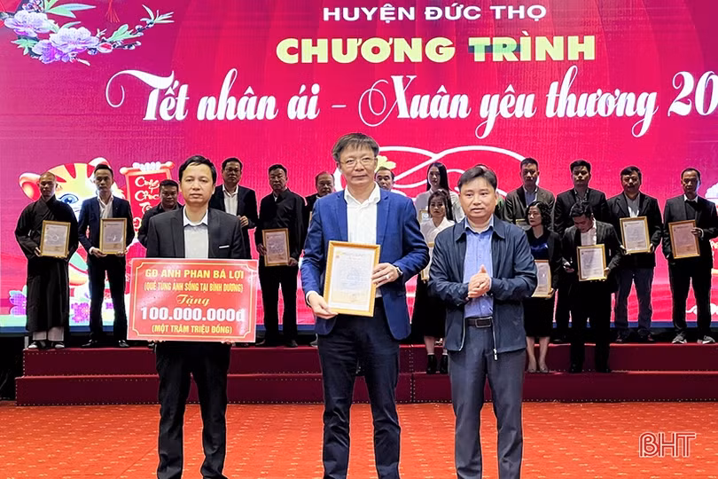 Đức Thọ tiếp nhận trên 2,8 tỷ đồng hỗ trợ người nghèo vui xuân, đón tết