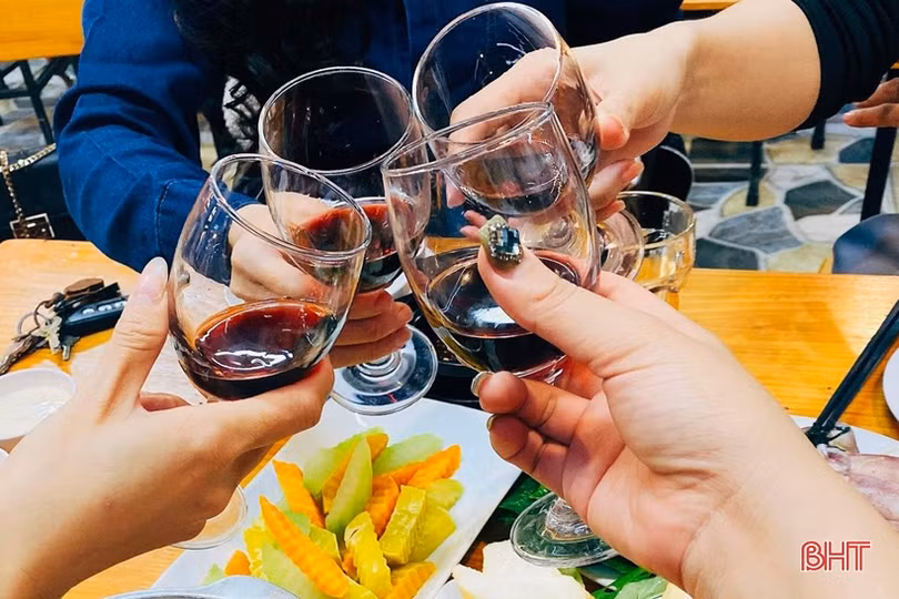 “Vui có chừng, dừng đúng lúc” ở những bữa tiệc liên hoan cuối năm
