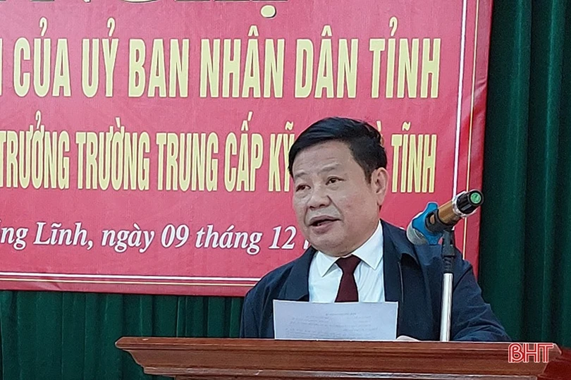 Công bố quyết định bổ nhiệm Hiệu trưởng Trường Trung cấp Kỹ nghệ Hà Tĩnh