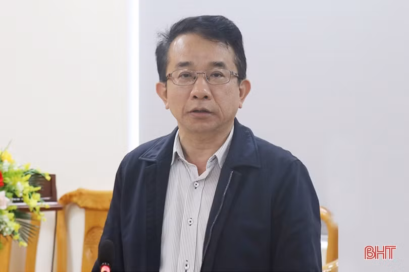 Tổ đại biểu HĐND tỉnh bầu tại Thạch Hà thảo luận các nội dung trình Kỳ họp thứ 11