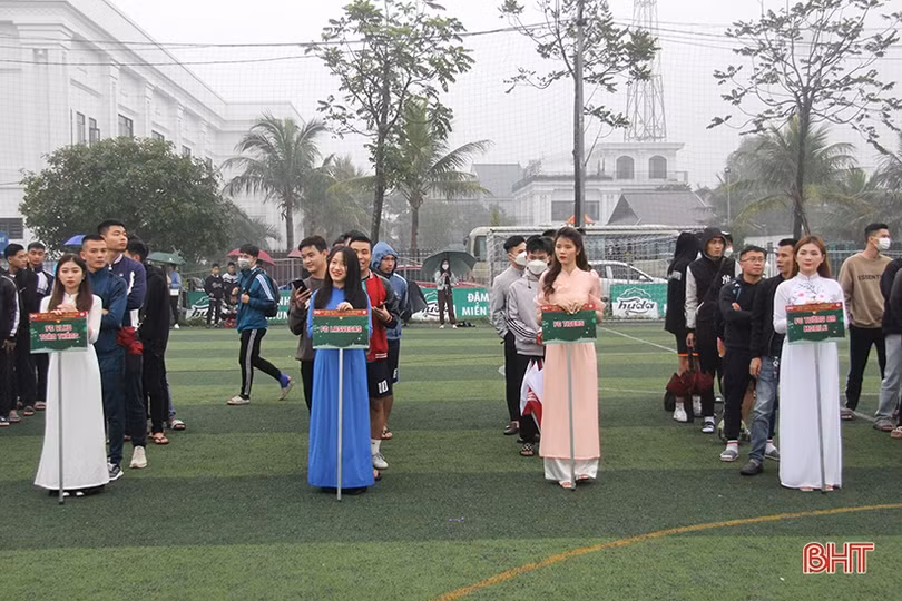 14 đội tranh tài Giải Bóng đá Giáng sinh lần thứ 3 huyện Nghi Xuân