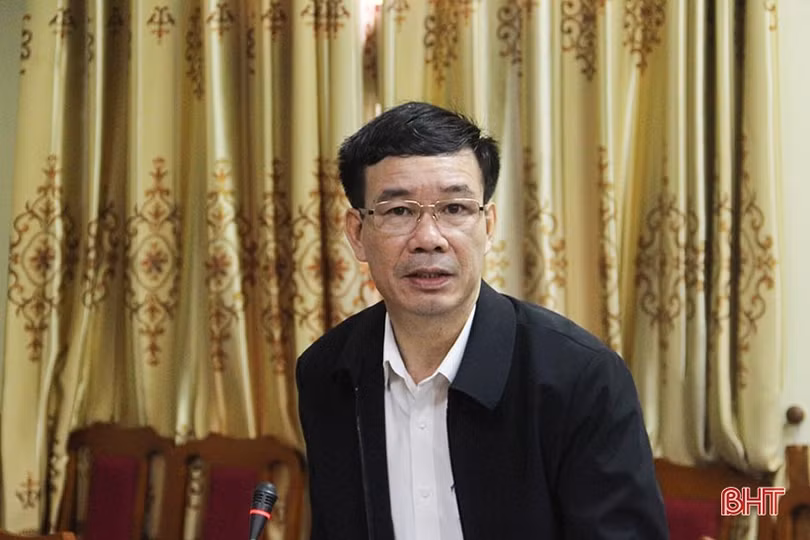 Các tổ đại biểu HĐND tỉnh thảo luận các báo cáo, tờ trình, dự thảo nghị quyết trình Kỳ họp thứ 11