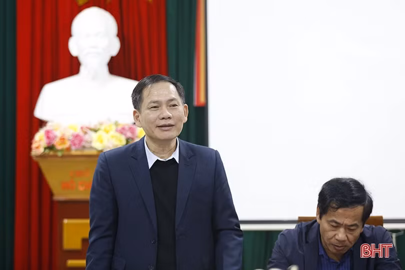 Đoàn ĐBQH Hà Tĩnh giám sát việc thực hiện các chính sách y tế cơ sở tại Can Lộc