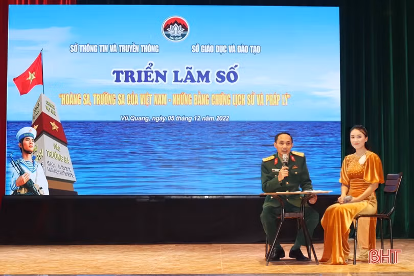 Giúp học sinh Vũ Quang hiểu rõ hơn về Hoàng Sa, Trường Sa và các tư liệu lịch sử