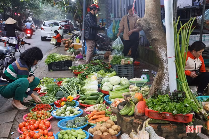 Hà Tĩnh: Giá rau xanh tăng mạnh, chưa thể “hạ nhiệt” trong nhiều ngày tới
