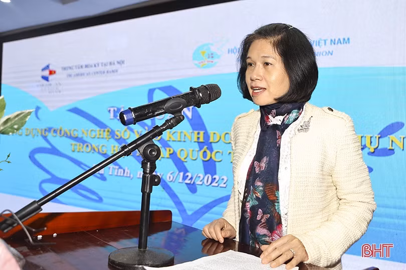 Phụ nữ Hà Tĩnh học cách ứng dụng công nghệ số trong kinh doanh