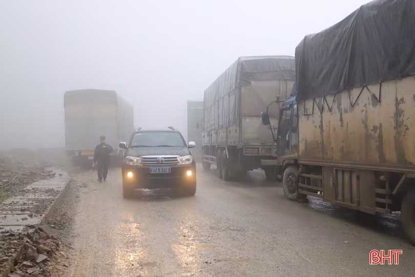 Cận cảnh tình hình sạt lở đất tại khu vực Cửa khẩu quốc tế Cầu Treo