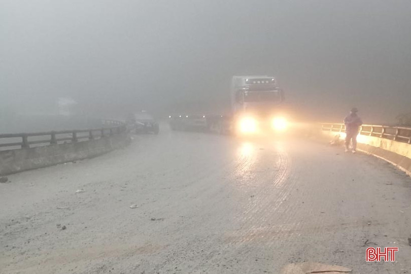 Thông tuyến quốc lộ 8A đoạn Cửa khẩu quốc tế Cầu Treo