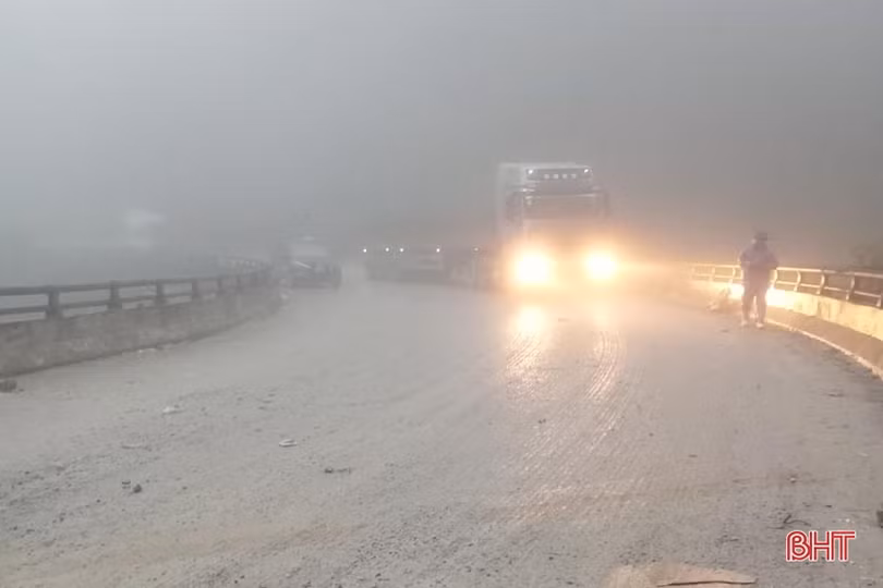 Thông tuyến quốc lộ 8A đoạn Cửa khẩu quốc tế Cầu Treo