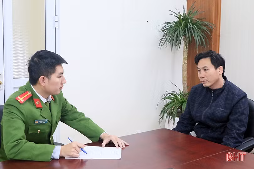 Công an TP Hà Tĩnh bắt giữ ổ nhóm ép buộc 1 phụ nữ gán nợ 2,5 tỷ đồng