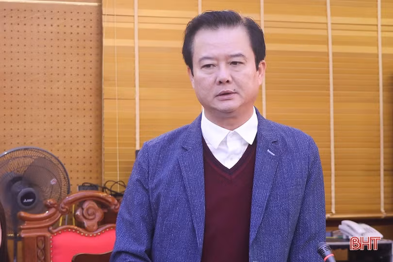 Các tổ đại biểu HĐND tỉnh thảo luận các báo cáo, tờ trình, dự thảo nghị quyết trình Kỳ họp thứ 11