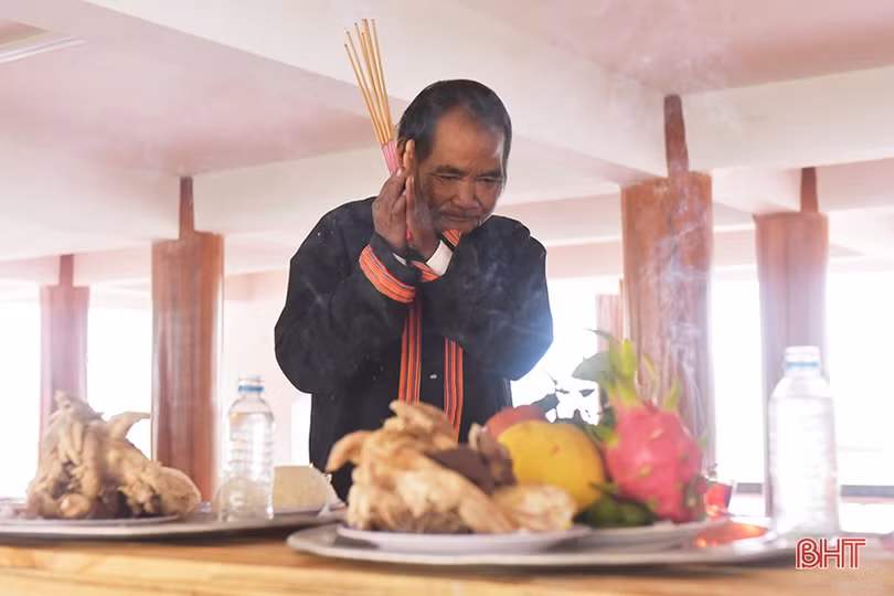 Bà con dân tộc Chứt vui Tết Chăm Cha Bới