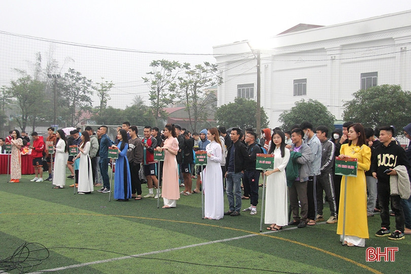 14 đội tranh tài Giải Bóng đá Giáng sinh lần thứ 3 huyện Nghi Xuân