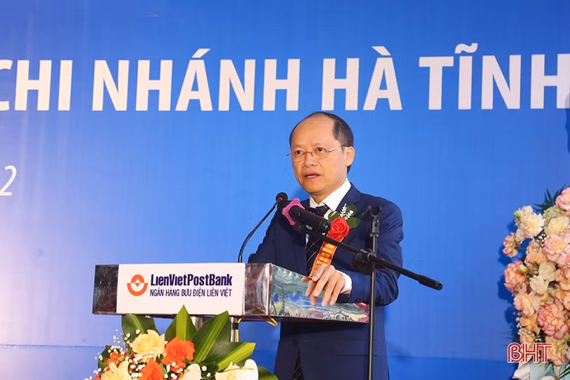 Ngân hàng Bưu điện Liên Việt Chi nhánh Hà Tĩnh khai trương trụ sở mới