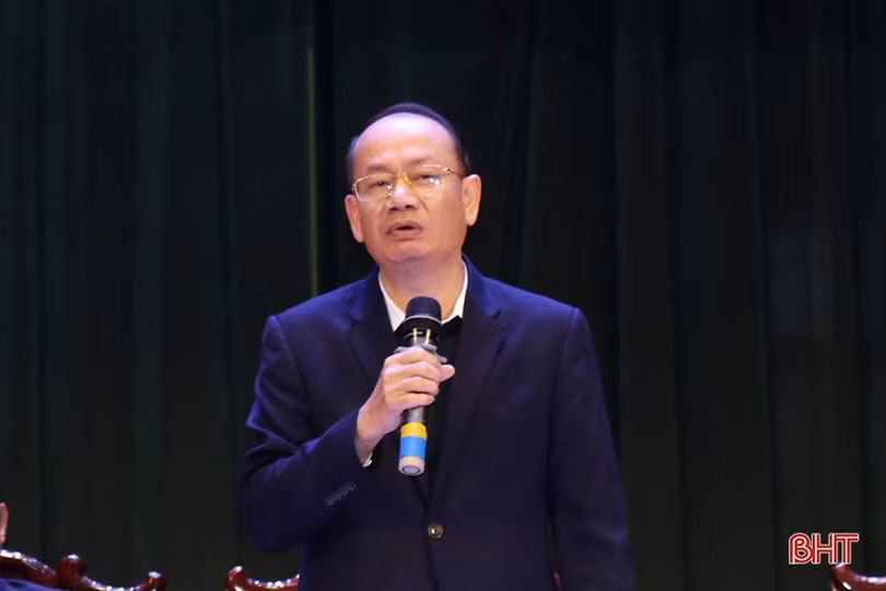 Lãnh đạo huyện Nghi Xuân đối thoại với Nhân dân