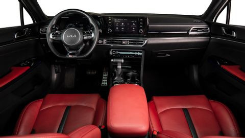 Kia K3 & Kia K5: Bộ đôi sedan với nhiều ưu điểm hấp dẫn khách hàng