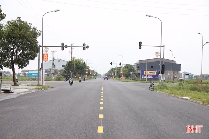 Sớm khắc phục, vận hành cụm đèn tín hiệu giao thông có như... không ở TP Hà Tĩnh