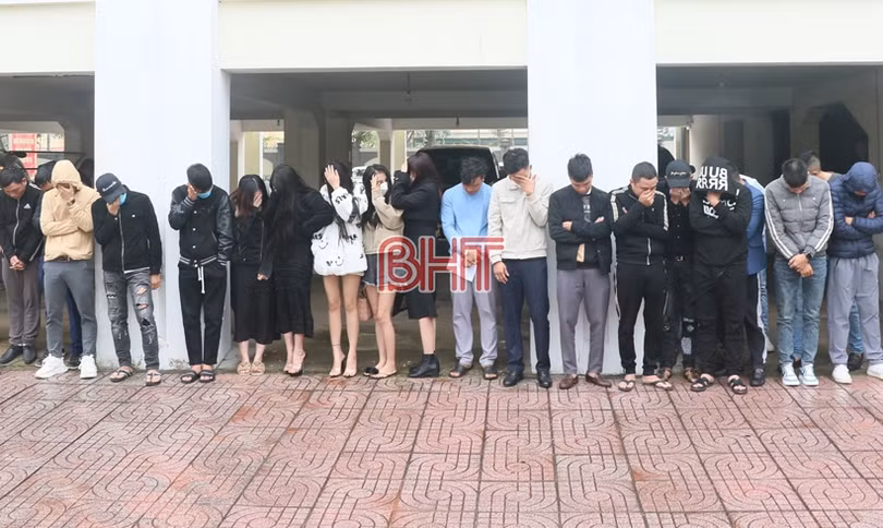 Đột kích quán bar ở Hà Tĩnh, phát hiện 26 trường hợp dương tính với chất ma túy