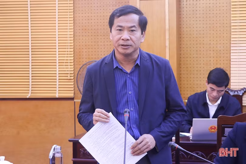 Các tổ đại biểu HĐND tỉnh thảo luận các báo cáo, tờ trình, dự thảo nghị quyết trình Kỳ họp thứ 11