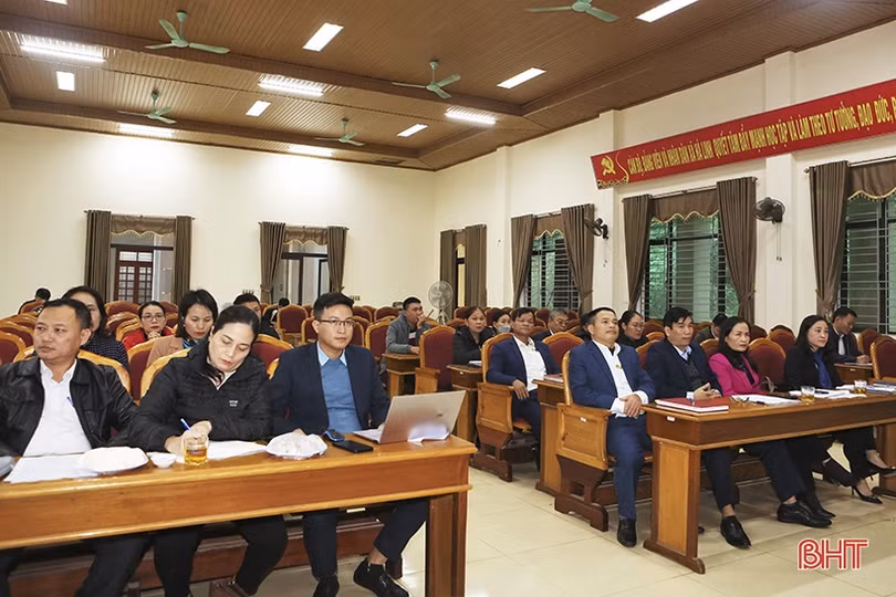 Hội LHPN Hà Tĩnh hỗ trợ xã Hà Linh hơn 290 triệu đồng xây dựng nông thôn mới