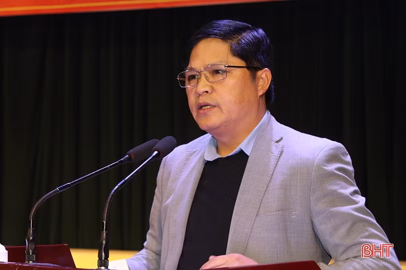 Lãnh đạo huyện Nghi Xuân đối thoại với Nhân dân